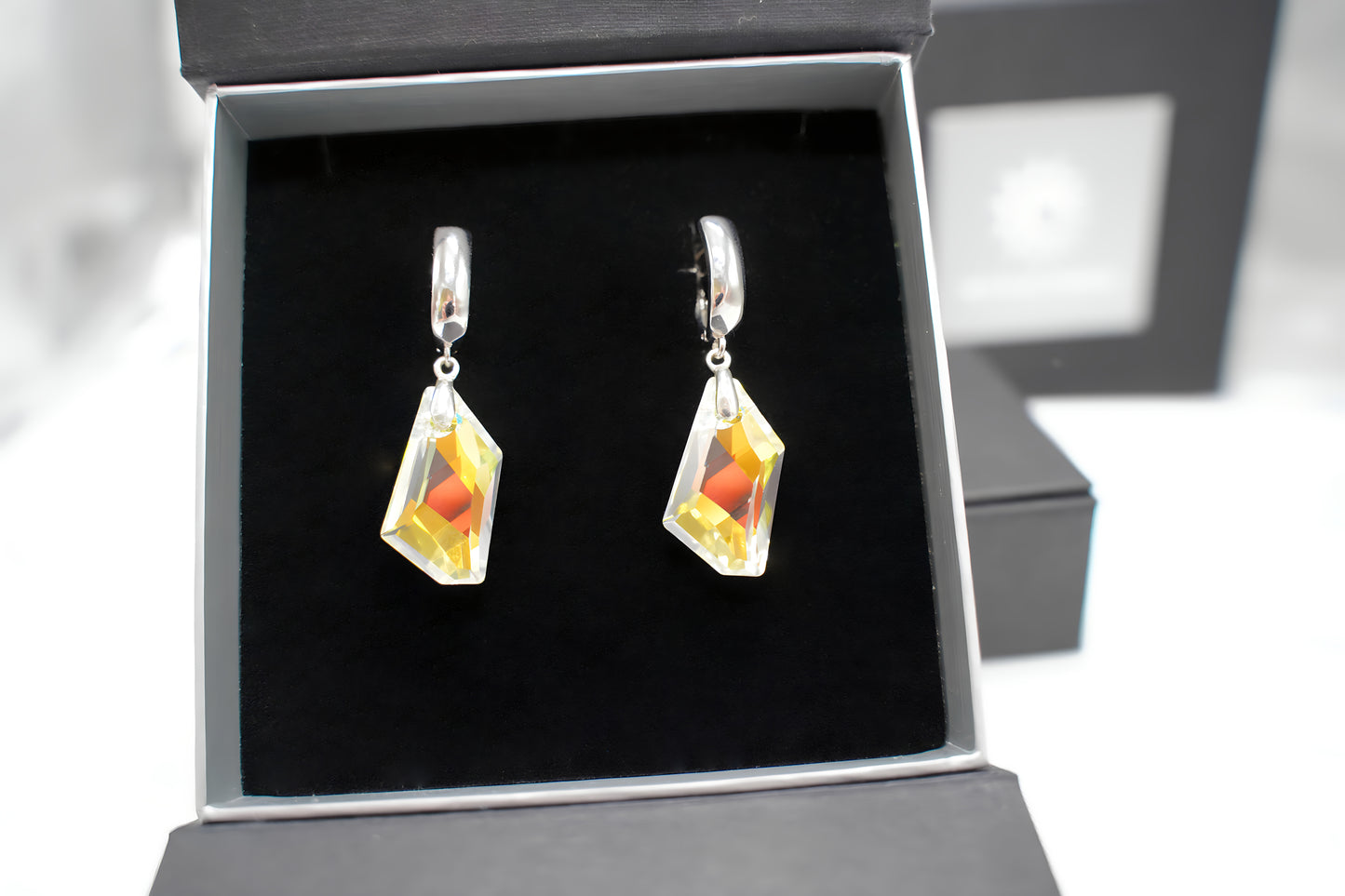 Lichtreflex-Ohrringe mit Swarovski® 1003o