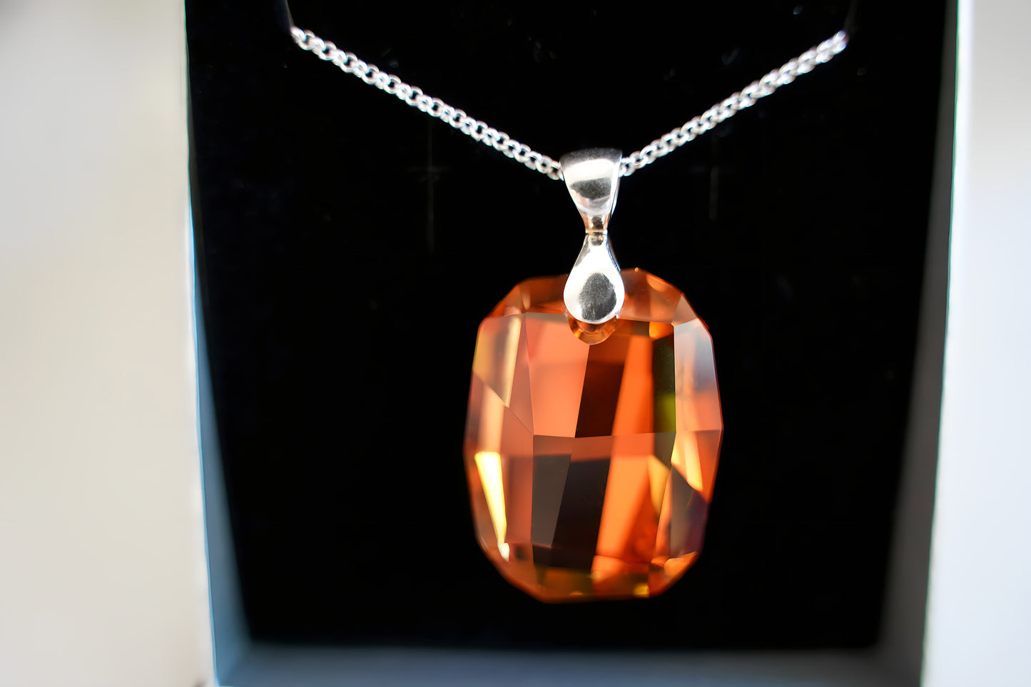 Cushion Amber Glanz Anhänger mit Swarovski® 1010k