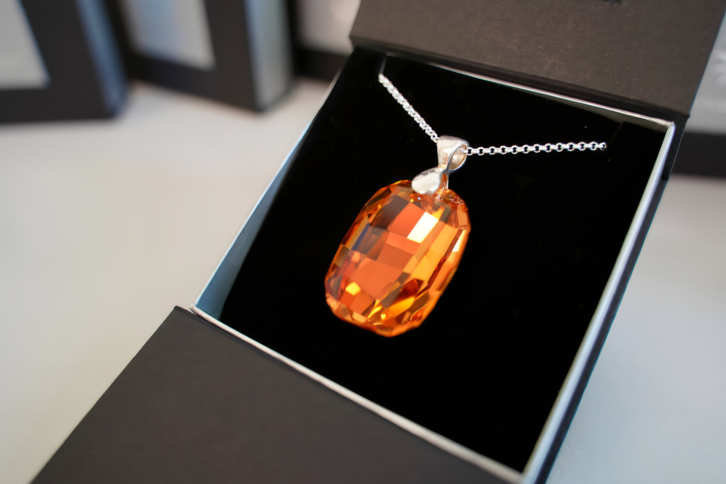 Cushion Amber Glanz Anhänger mit Swarovski® 1010k