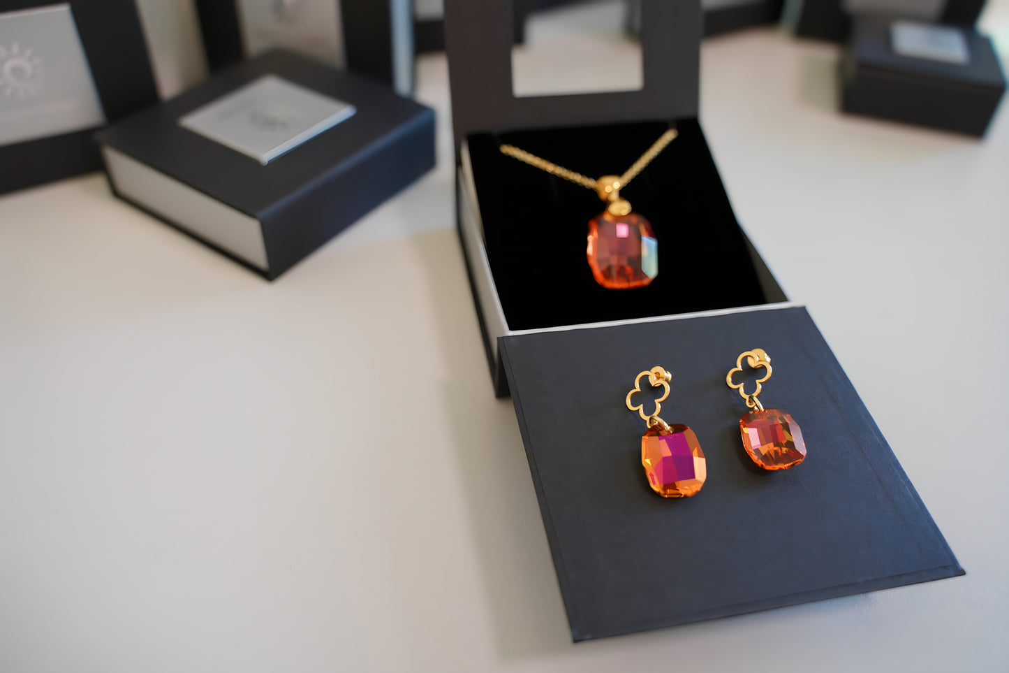 Quatrefoil Amber Cushion Set mit Swarovski® 1010ko