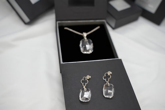 Quatrefoil Klarheit Set mit Swarovski® 1006ko